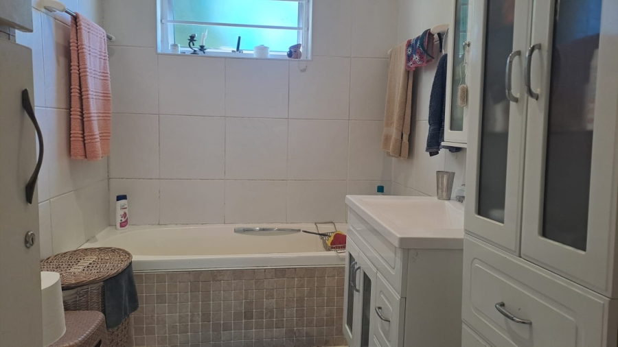 4 Bedroom Property for Sale in Beacon Bay Eastern Cape
